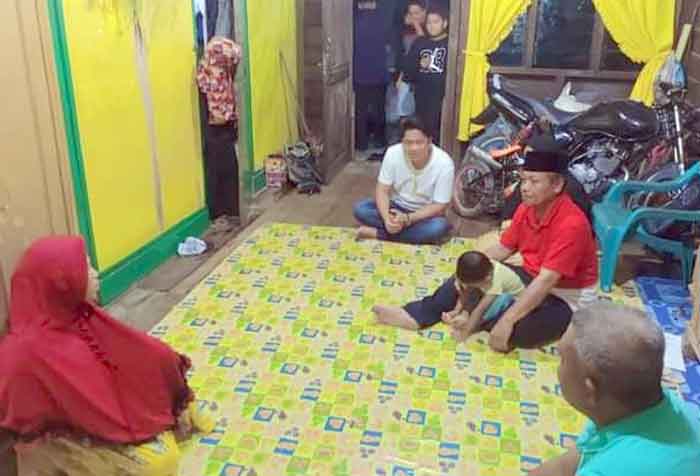 Plt Wali Kota Tanjungbalai Jenguk Anak Warga Sakit