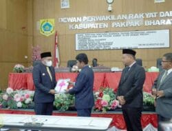 Sidang Paripurna DPRD Pakpak Bharat Dengan Agenda Pengesahan Ranperda LKPJ 2021 Berjalan Lancar