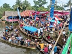 Warga Pulo Banyak Langkat Meriahkan HUT Kemerdekaan RI dengan Lomba Sampan