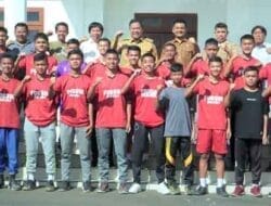 Bupati Eddy Berutu Berangkatkan Tim Sepak Bola U-16 Dairi Ke Kejurnas FOSSBI
