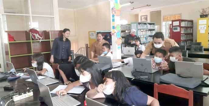 Dinas Perpustakaan Dairi Berikan Kursus Komputer Gratis Bagi Anak Kurang Mampu