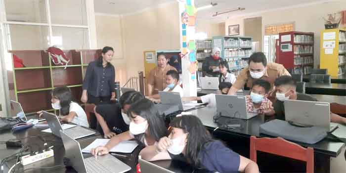 Dinas Perpustakaan Dairi Berikan Kursus Komputer Gratis Bagi Anak Kurang Mampu