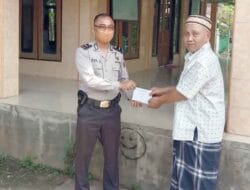 Kapolsek Salapian Berikan Bantuan Sumbangan Jumat ke Masjid-Masjid