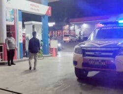 Personil Piket Polsek Besitang Laksanakan Patroli Blue Light