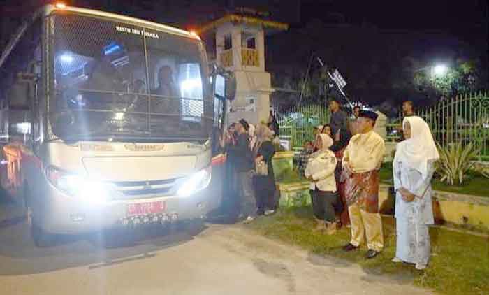 Walikota Tanjungbalai Lepas Keberangkatan Calon Jamaah Umroh
