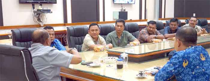 Daerahnya Dibangun Plt Bupati, Camat dan Kades se-Kutambaru Berterimakasih