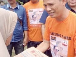 Relawan Warung Anies Sampaikan Bantuan Kepada Korban Banjir di Langkat