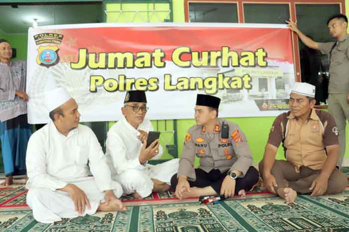 Jumat Curhat Kapolres Langkat di Masjid Al Huda Pasar 6 Desa Kwala Bingai