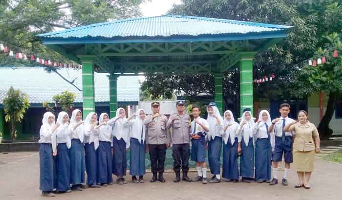 Kanit Binmas Polsek Galang Jadi Pembina Upacara di SMPN 2 Petumbukan