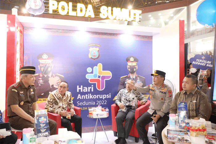 Kapolda Sumut Kunjungi Stan Pelayanan Publik Pada Peringatan Harkodia