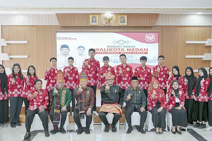 Lepas 18 Pelajar ke Kota Gwangju, Bobby Nasution: Jadi Jembatan Informasi Yang Baik & Tuntut Ilmu