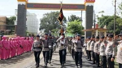 Pasukan Brimob Longmarch Pataka Perpindahan Mako Brimob