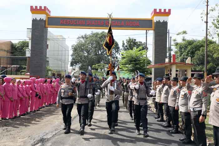 Pasukan Brimob Longmarch Pataka Perpindahan Mako Brimob