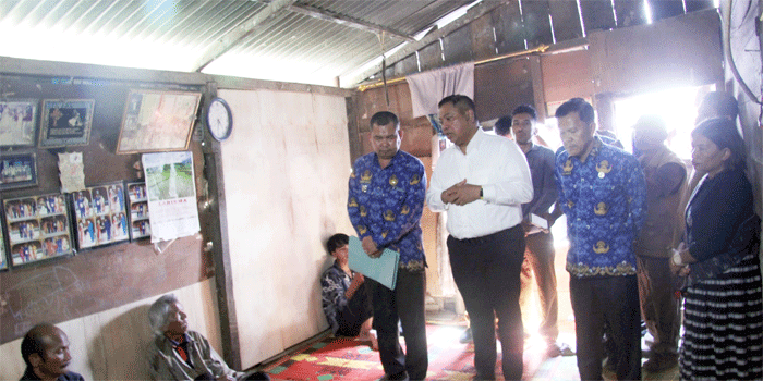 Sampaikan Belasungkawa, Bupati Eddy Berutu Sambangi Rumah 5 Warga Sumbul Alami Kecelakaan di Sukaramai