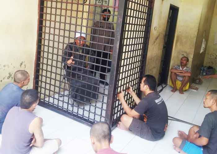 Tahanan Polsek Medan Timur Dapat Siraman Rohani