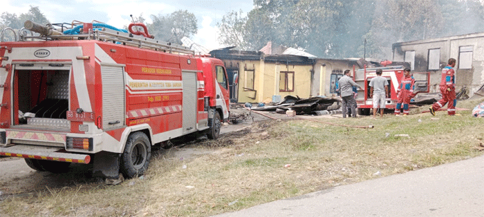 6 Rumah Warga di Desa Sibuntuon Terbakar