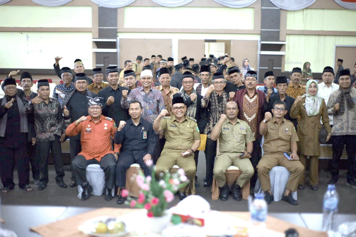 Bupati Epyardi mengundang Ketua PN Koto Baru dan seluruh Ketua KAN untuk melakukan terobosan serta mensosialisasikan cara penyelesaian sengketa perdata secara adat.