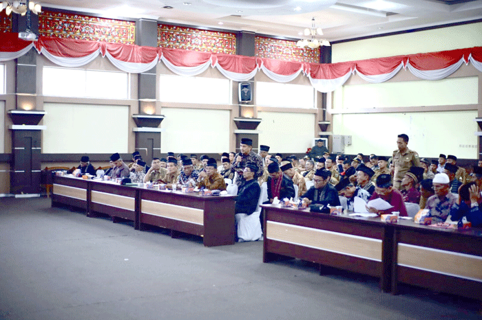 Bupati Epyardi mengundang Ketua PN Koto Baru dan seluruh Ketua KAN untuk melakukan terobosan serta mensosialisasikan cara penyelesaian sengketa perdata secara adat.