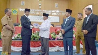 Wakil Bupati Pakpak Bharat Sampaikan Pidato Nota Jawaban Bupati Tentang RAPBD TA 2023