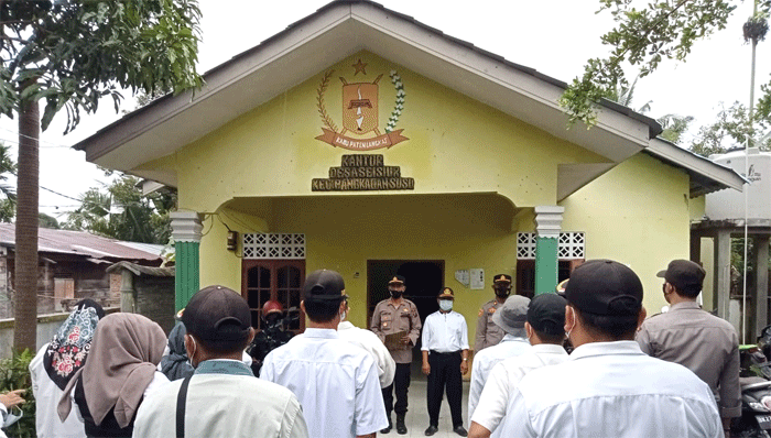 Apel Bersama Personel Polsek Pangkalan Susu dengan Kades dan Perangkat Desa Sei Siur