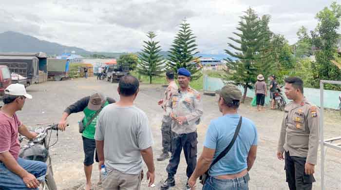 Ditpolairud Poldasu Imbau Masyarakat Tak Buang Sampah ke Danau Toba