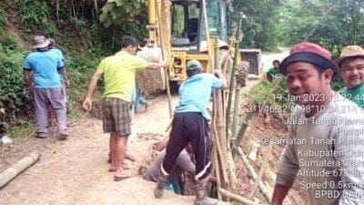 Pemkab Dairi Gerak Cepat Tangani Longsor di Jalan Desa Kempawa