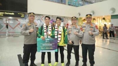 Kontingen Porseni PWNU Disambut Polda Sumut di Bandara Kualanamu