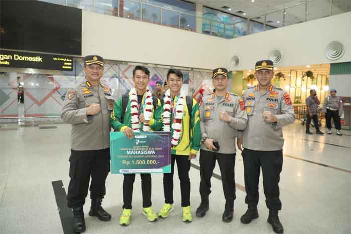 Kontingen Porseni PWNU Disambut Polda Sumut di Bandara Kualanamu