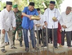 Syah Afandin Letakkan Batu Pertama Pembangunan Masjid Raya di Salapian