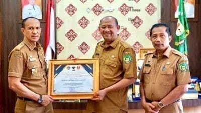 Kabupaten Langkat Terima Penghargaan