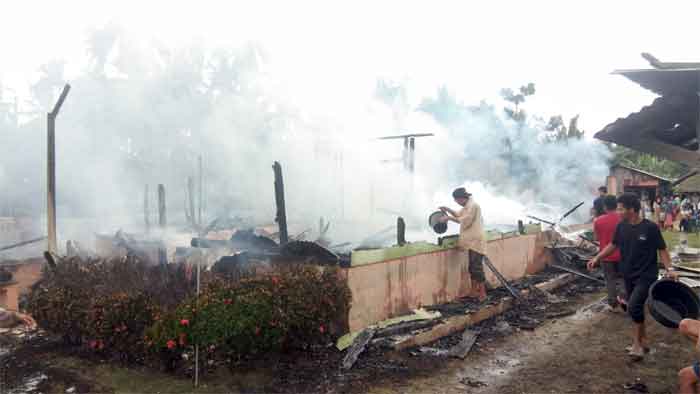 Satu Unit Rumah Semi Permanen di Jalan Banda Aceh Dusun 2 Securai Hangus Terbakar