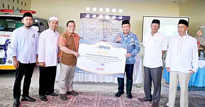 BPKH RI Serahkan Ambulans dan Mobil Jenazah ke Klinik Ziyadah dan Yayasan Amily Binong Indonesia
