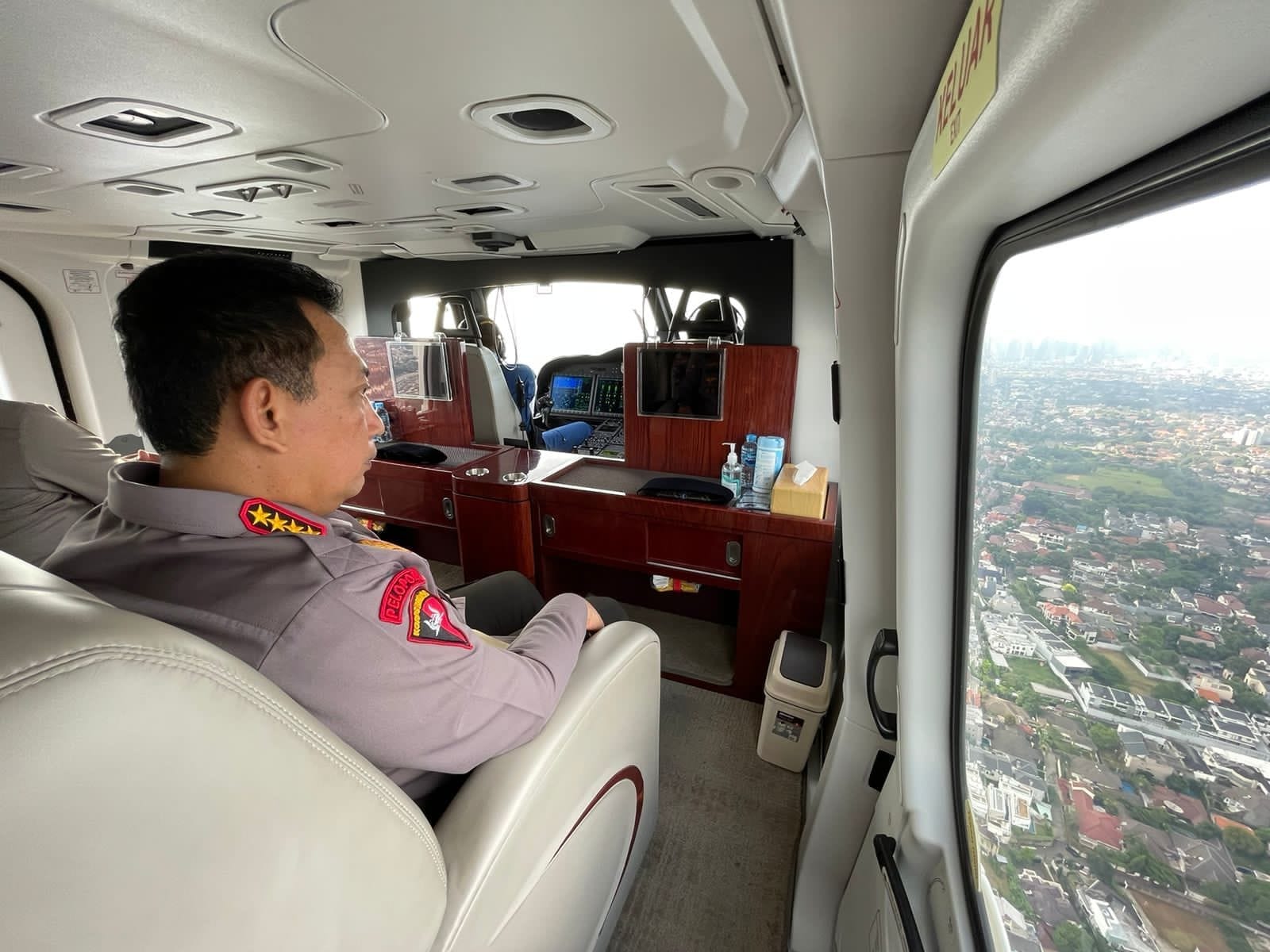 Naik Heli, Kapolri Pantau Langsung Arus Mudik di Jalan Tol dan Arteri