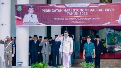 Bobby Pimpin Upacara Peringatan Hari Otda XXVII