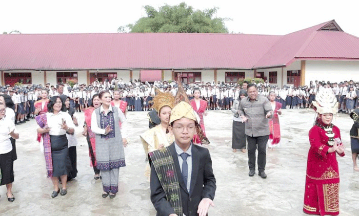SMPN 1 Sidikalang Persembahkan Tari Kreasi Nusantara