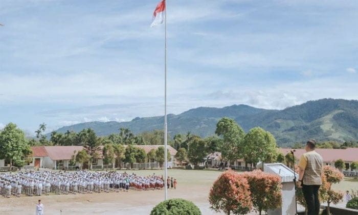 Bupati Dairi Ajak Siswa Segera Manfaatkan Perpustakaan Daerah ‘Raja Naga Jambe’