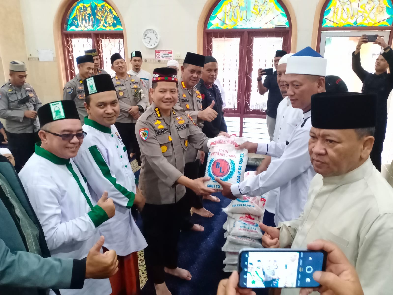 Poldasu Jumat Curhat di Masjid Baiturrahman
