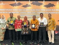 Bupati Eddy Berutu Terima Hibah Aset 47 Unit PJU Tenaga Surya dari Kementerian ESDM