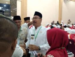 Bupati Labusel H Edimin Lepas Jamaah Calon Haji Kloter 20