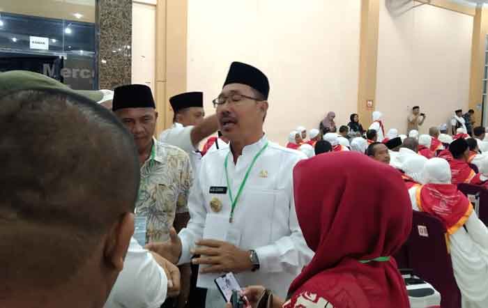Bupati Labusel H Edimin Lepas Jamaah Calon Haji Kloter 20