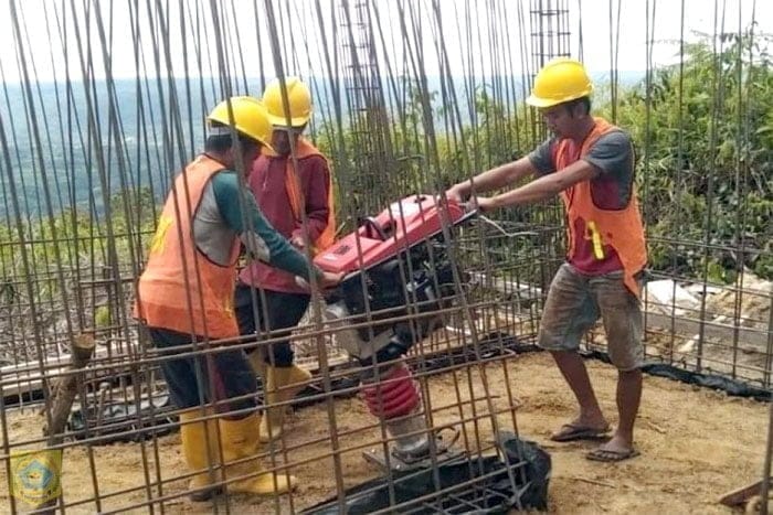 Bupati Pakpak Bharat Minta Pekerjaan Sarana Air Minum Sapo Polo Dikebut Pengerjaannya