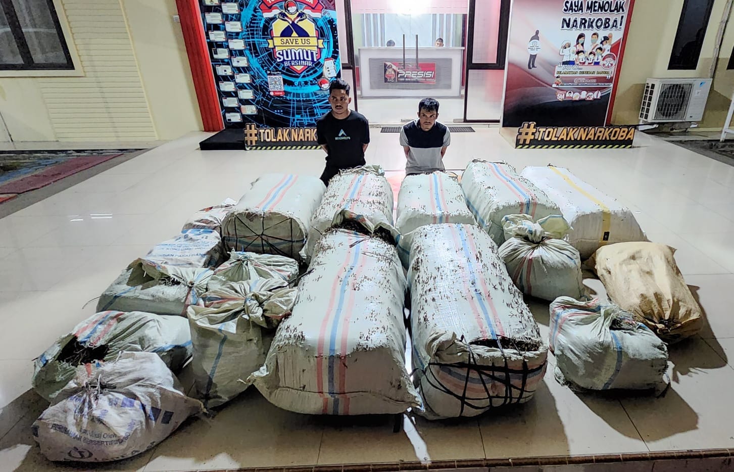 Ditresnarkoba Polda Sumut melalui Unit 2 Subdit I dan Unit 2 berhasil mengungkap kasus peredaran narkoba jenis tanaman  ganja dan berhasil mengamankan 2 Pelaku warga Aceh