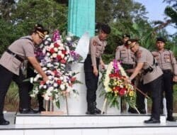 Jelang HUT ke-77 Bhayangkara, Polres Humbahas dan Taput Ziarah ke TMP Tarutung