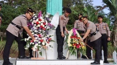 Jelang HUT ke-77 Bhayangkara, Polres Humbahas dan Taput Ziarah ke TMP Tarutung