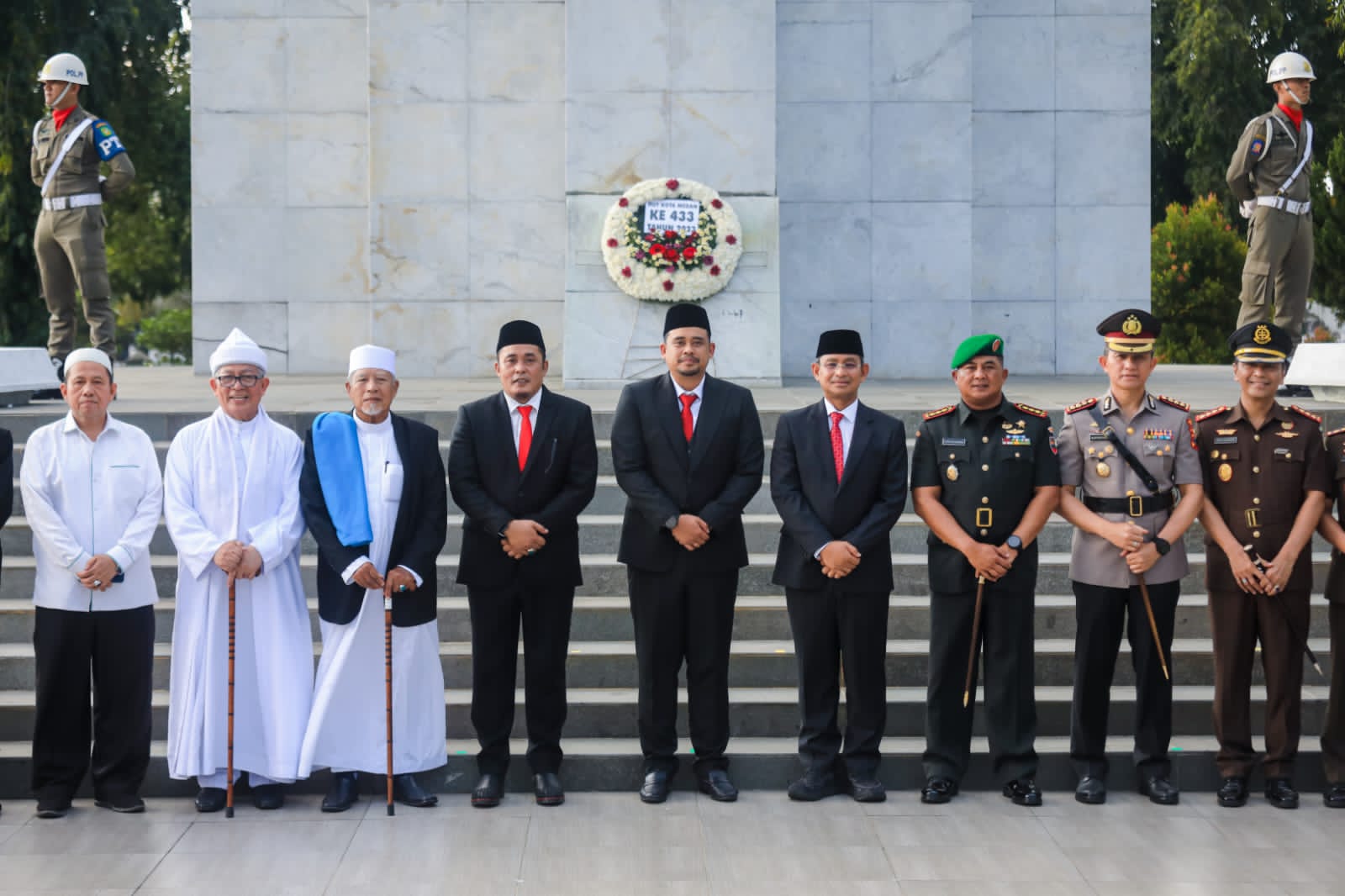 Bobby Pimpin Ziarah ke TMP Jelang HUT ke-433 Kota Medan