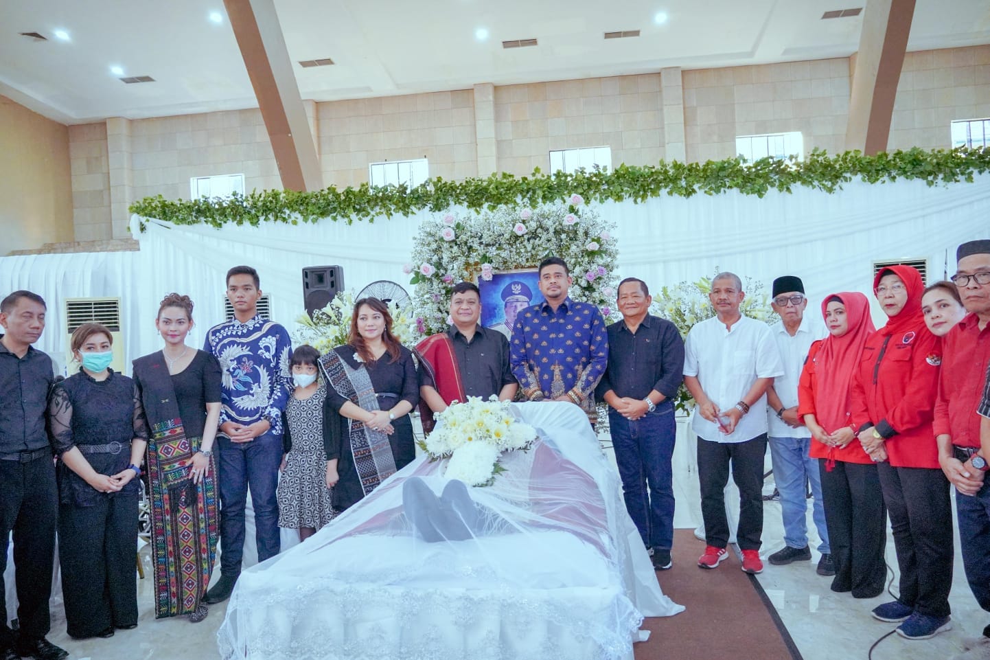 Bobby Nasution Sampaikan Duka Atas Meninggalnya Rudolf Pardede