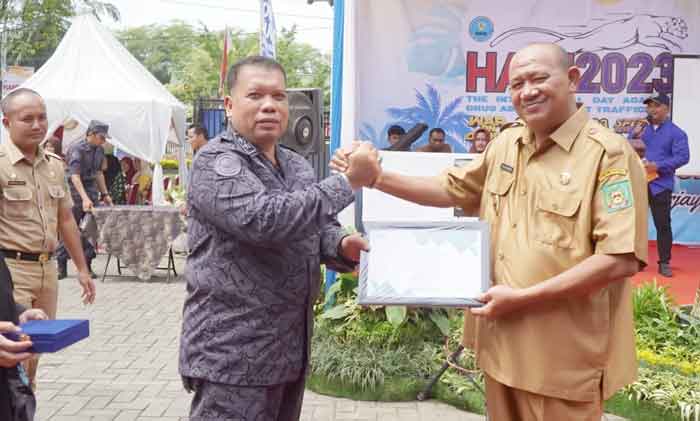 Syah Afandin Dianugerahi Piagam Penghargaan BNNK Langkat