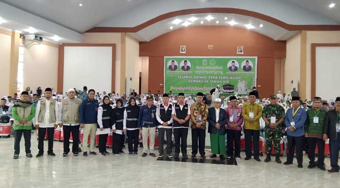 358 Jemaah Haji Kloter X Asal Medan dan Humbahas Tiba di Tanah Air