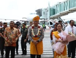 Kapoldasu Irjen Pol Agung Setya Tiba di KNIA dan Tunaikan Salat di Masjid Raya Al-Mashun