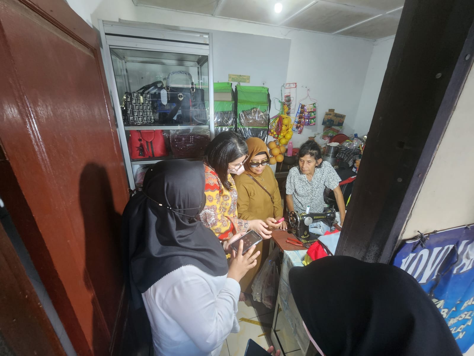 Polisi Datangi Kediaman Desi Natalia Sinulingga Bantu Proses Laporan Dugaan Pemerkosaan Anaknya
